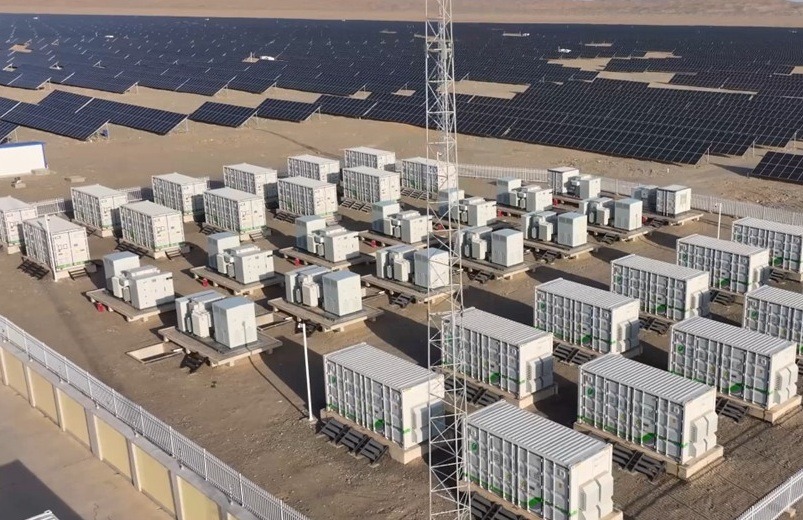 Großbatteriespeicher für Solarparks